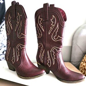 NEW- Very Volatile Women's High Boot Size 7.5- Libra Style, Color Wine